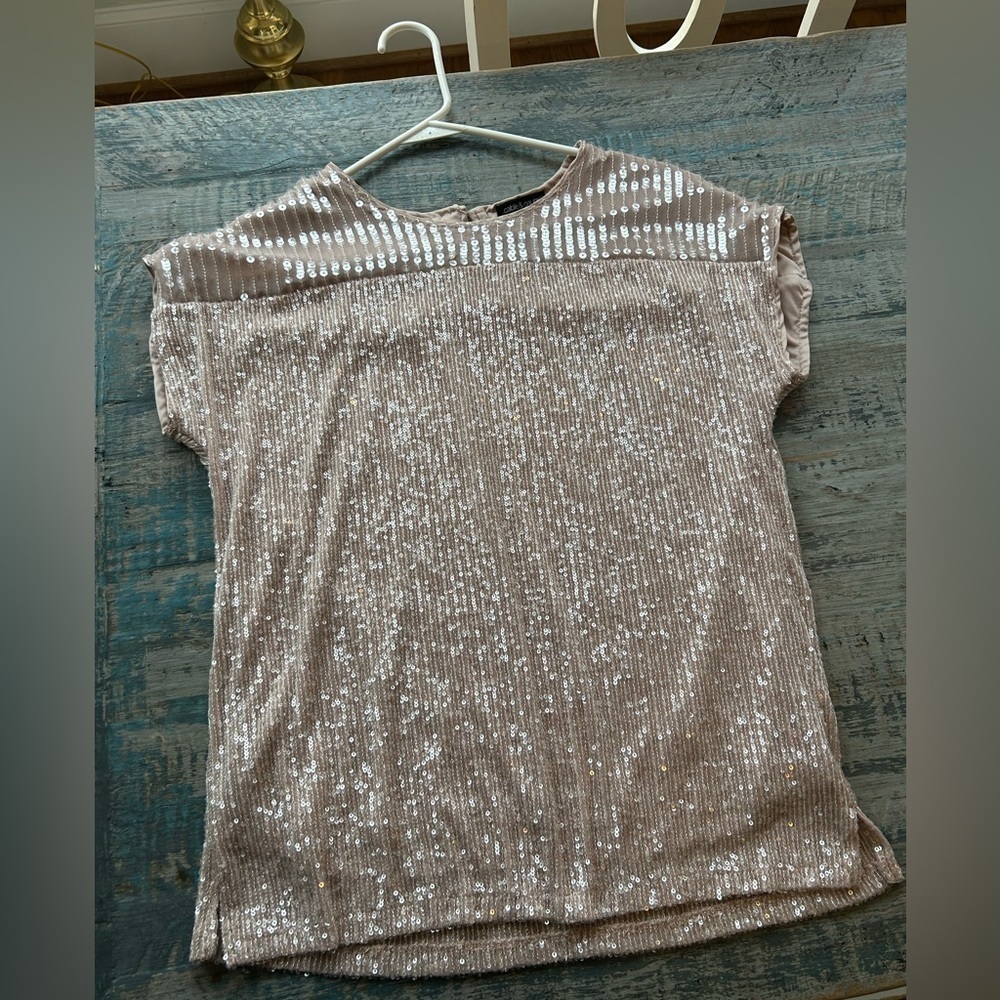 Cable & Gauge Sequins Blouse Womens Medium 24.5 inch length 19 inch pit to pit